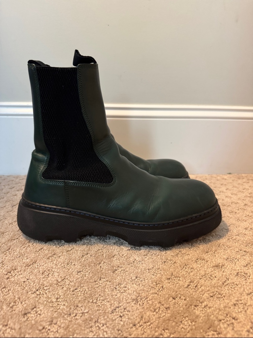 Burberry size 43 Dark Green Leather Chukka Boots with Black Elastic